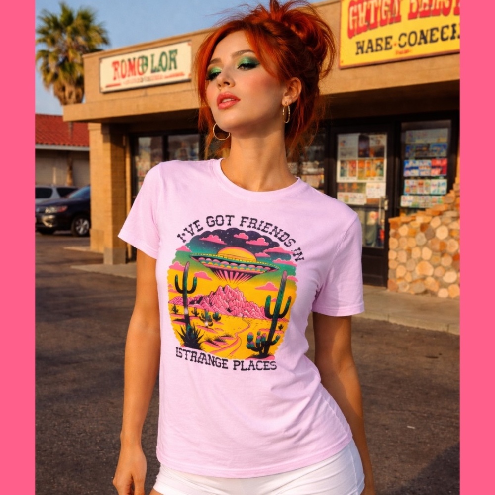 Retro SouthWestern Kitsch Indie Tee Ive Got Friends In Strange Places XL‎ NWOT